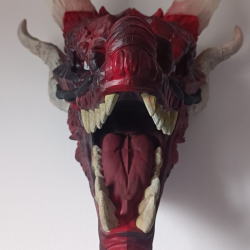 Cabeça de Dragão Decorativa – PLA com Chifres Luminescentes | 3dECshop