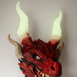 Dragon Head Wall Mount – Glow-in-the-Dark Horns | 3dECshop